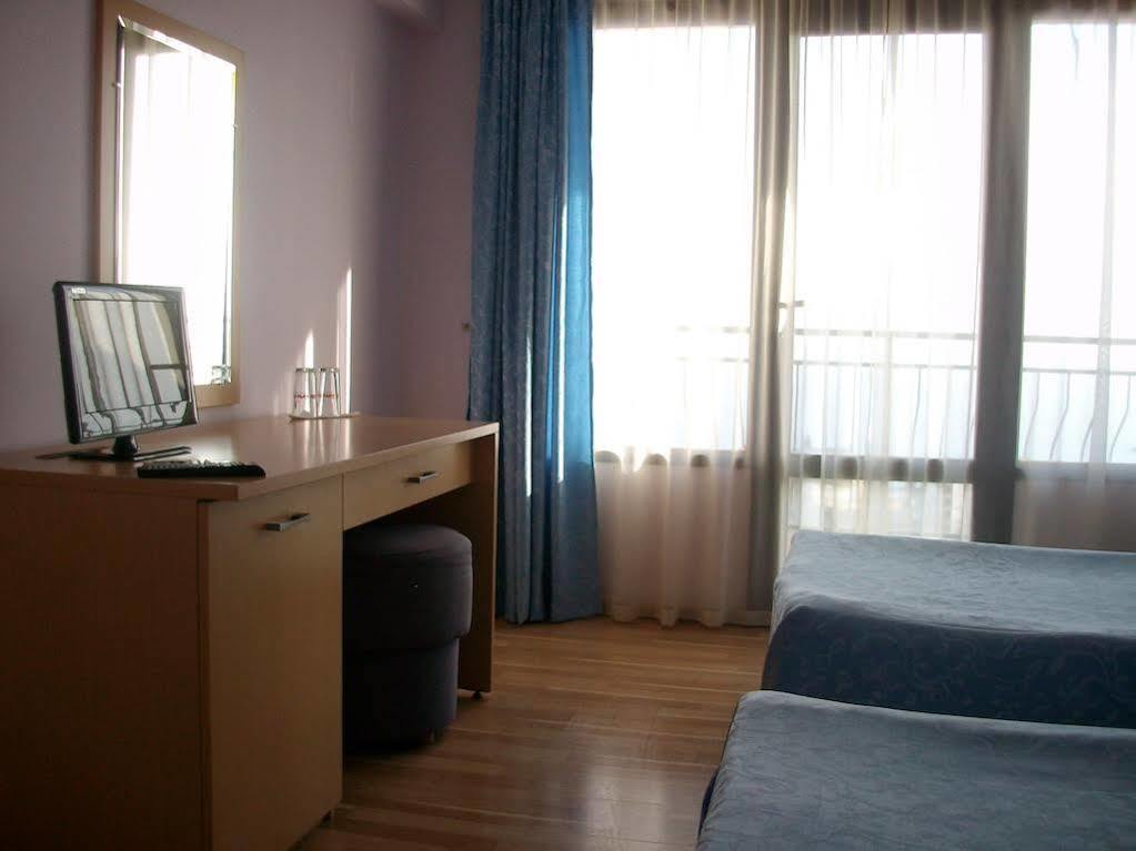 גולדן סנדס Family Hotel Rai-Only Adults מראה חיצוני תמונה